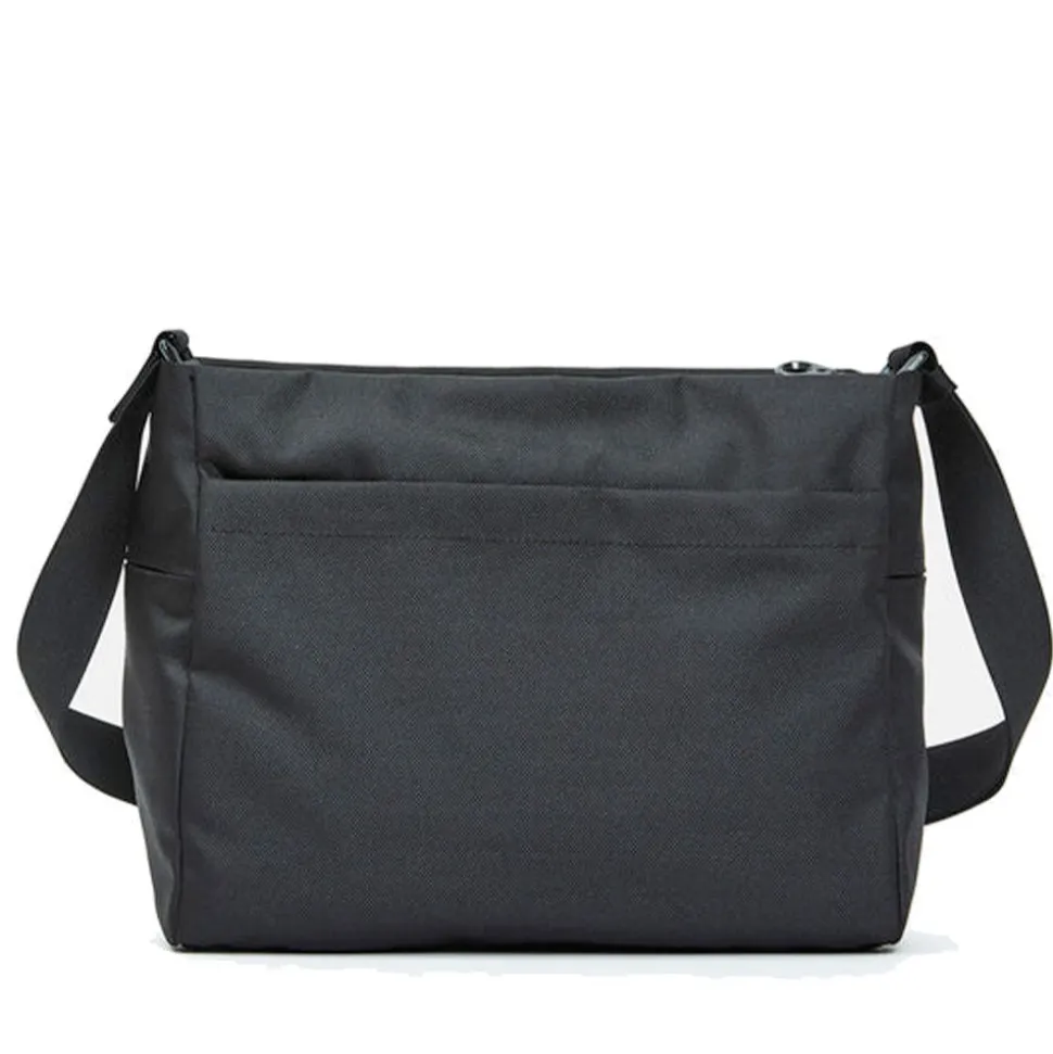 Borsa Donna a Tracolla con Tasca Frontale MANDARINA DUCK in Tessuto Linea MD20 Colore Nero
