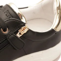 Sneakers PATRIZIA PEPE Girl linea Fly Sneakers in Pelle Nera con Applicazioni Gioiello