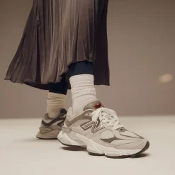 Sneakers Running NEW BALANCE 9060 in Suede e Tessuto Rain Cloud Castlerock e White